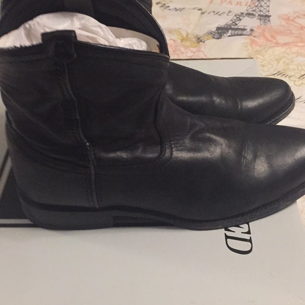 Black Frye Pullon short Leather Boots - Picture 3 of 8